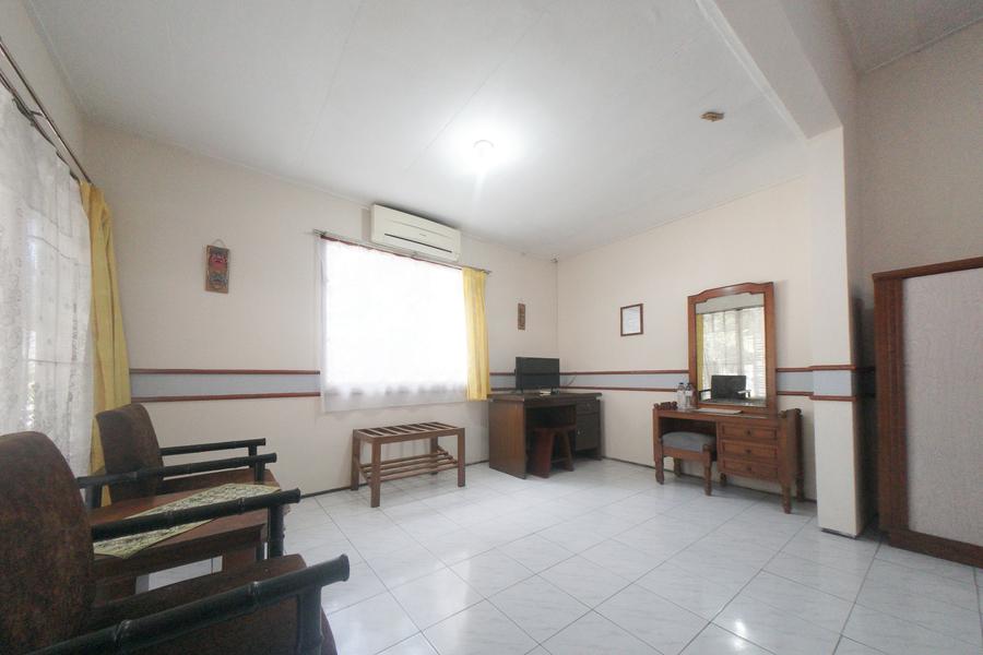 Reddoorz Near Balai Kota Malang Hotel Exterior photo
