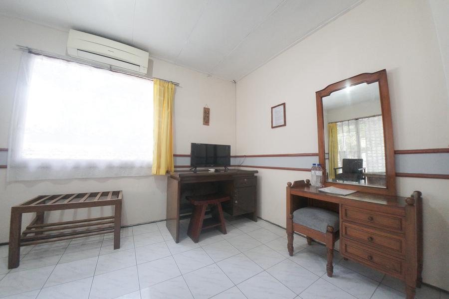 Reddoorz Near Balai Kota Malang Hotel Exterior photo