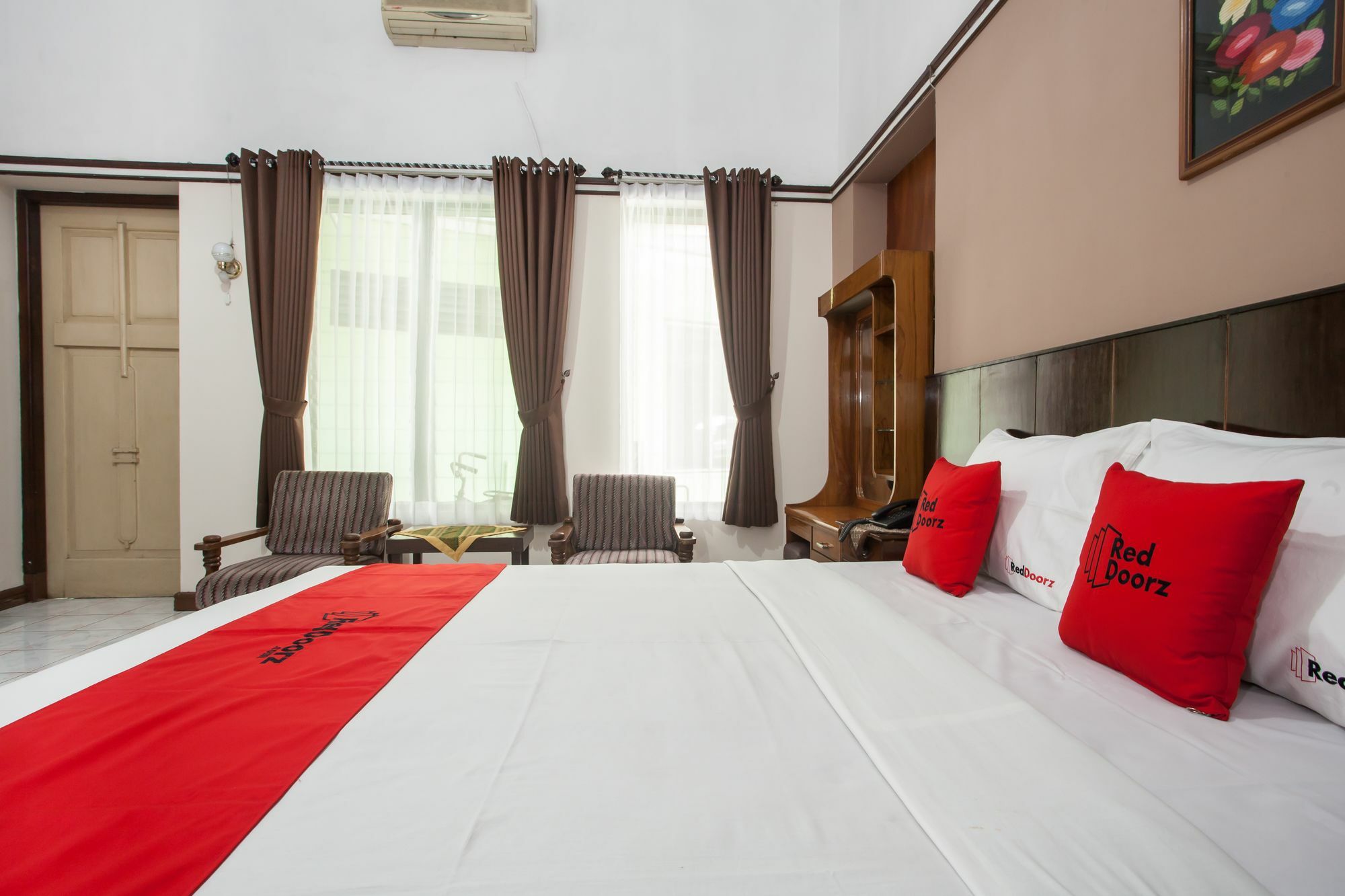 Reddoorz Near Balai Kota Malang Hotel Exterior photo