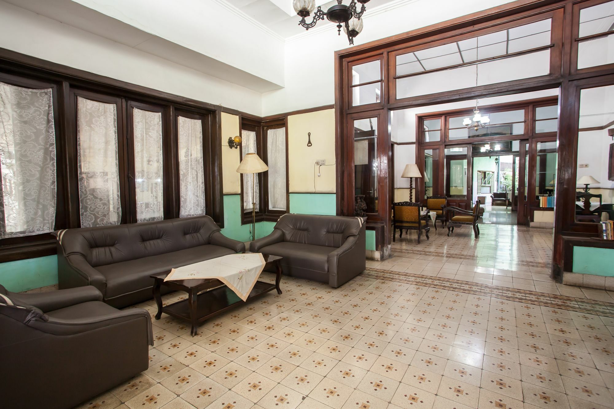 Reddoorz Near Balai Kota Malang Hotel Exterior photo