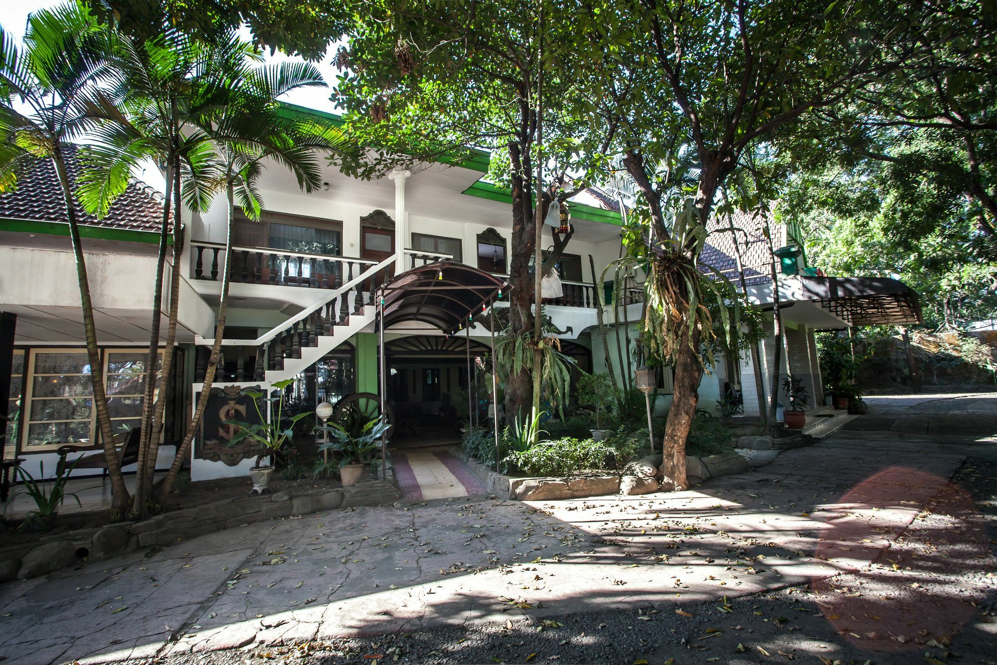 Reddoorz Near Balai Kota Malang Hotel Exterior photo